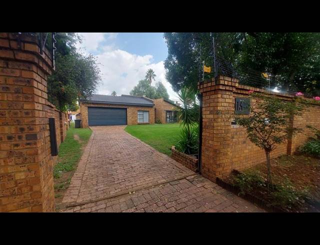 3 BEDROOM HOUSE FOR SALE IN SUNWARD PARK